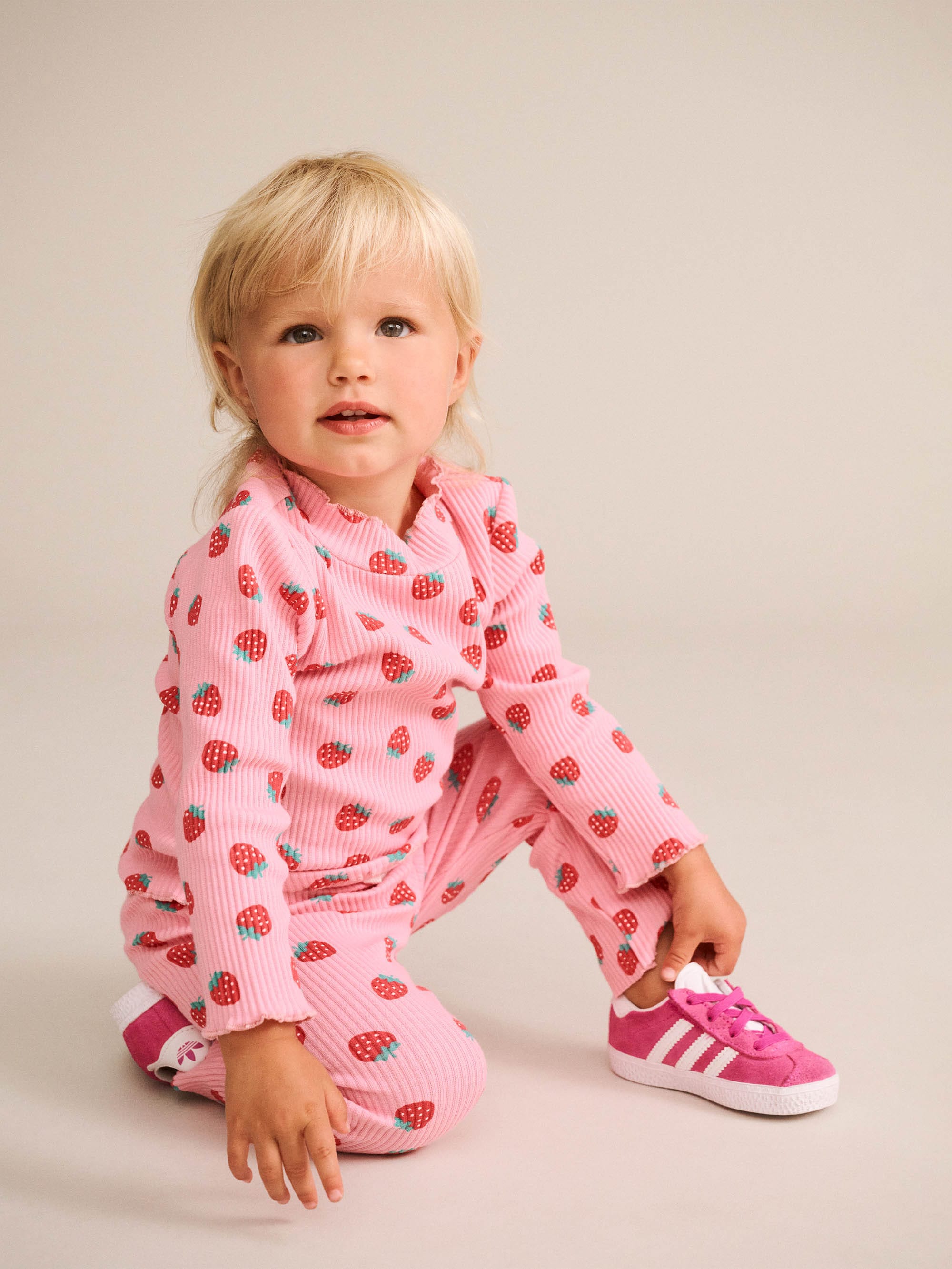 Huxbaby Shopify TOP LS Strawberry Print Rib Skivvy
