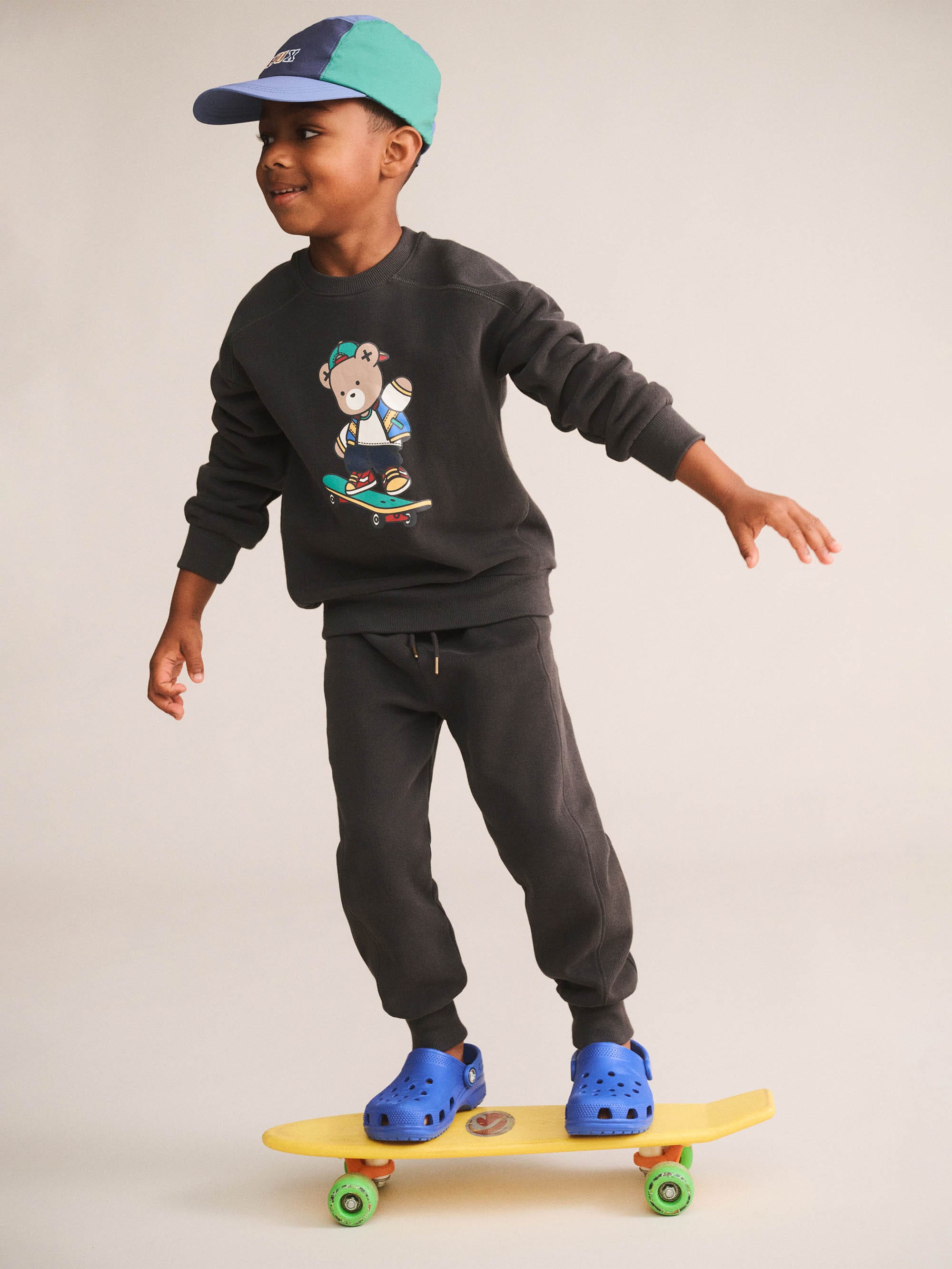 Huxbaby Shopify SWEATSHIRT Skater Hux Sweatshirt